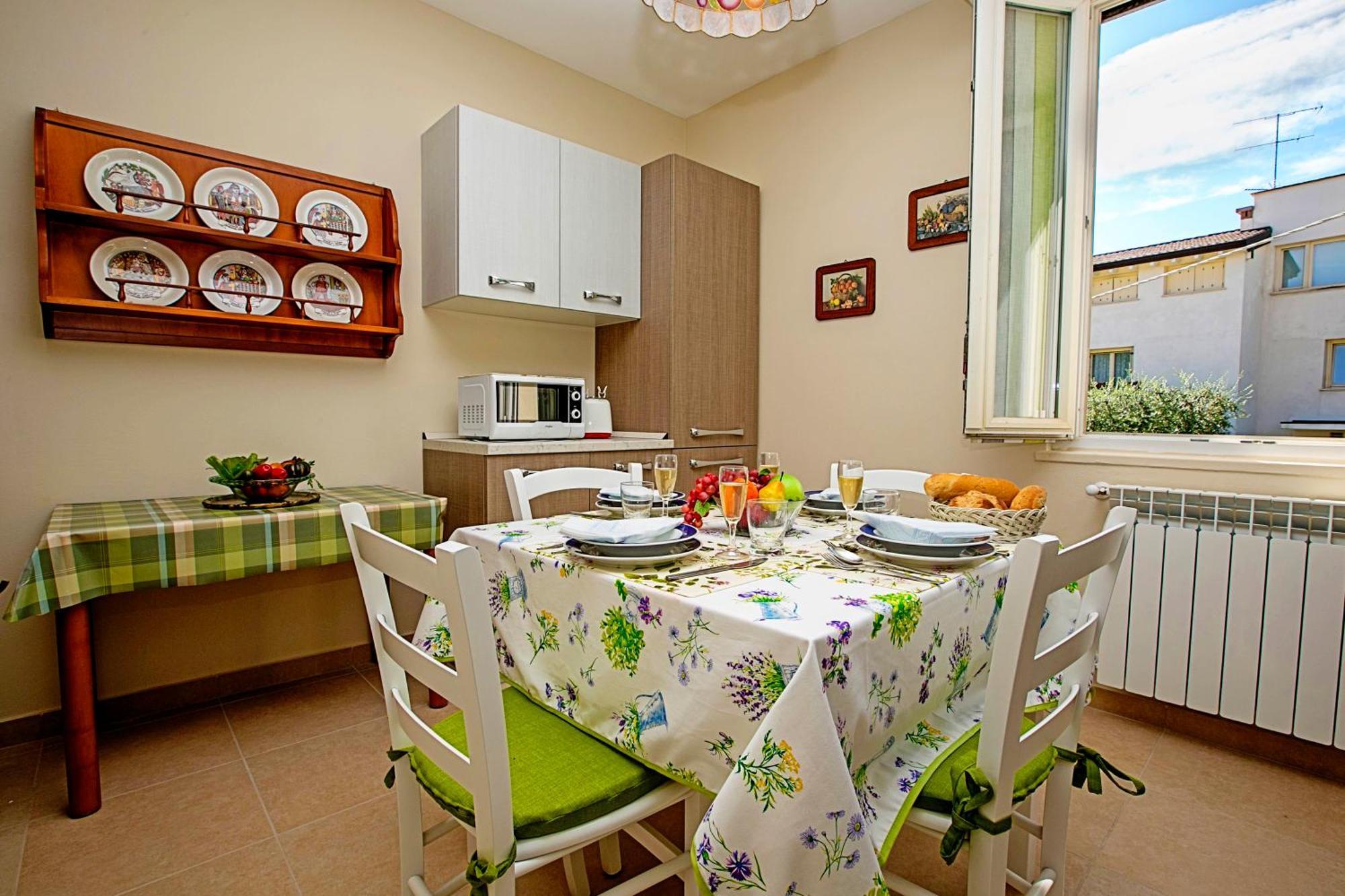 Villa Mimosa - Appartamento 2 - Happy Rentals Desenzano del Garda Luaran gambar