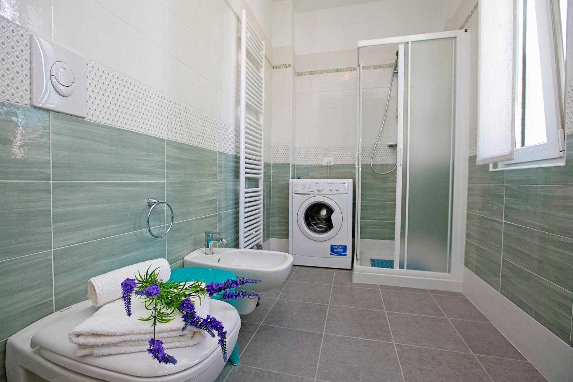 Villa Mimosa - Appartamento 2 - Happy Rentals Desenzano del Garda Luaran gambar