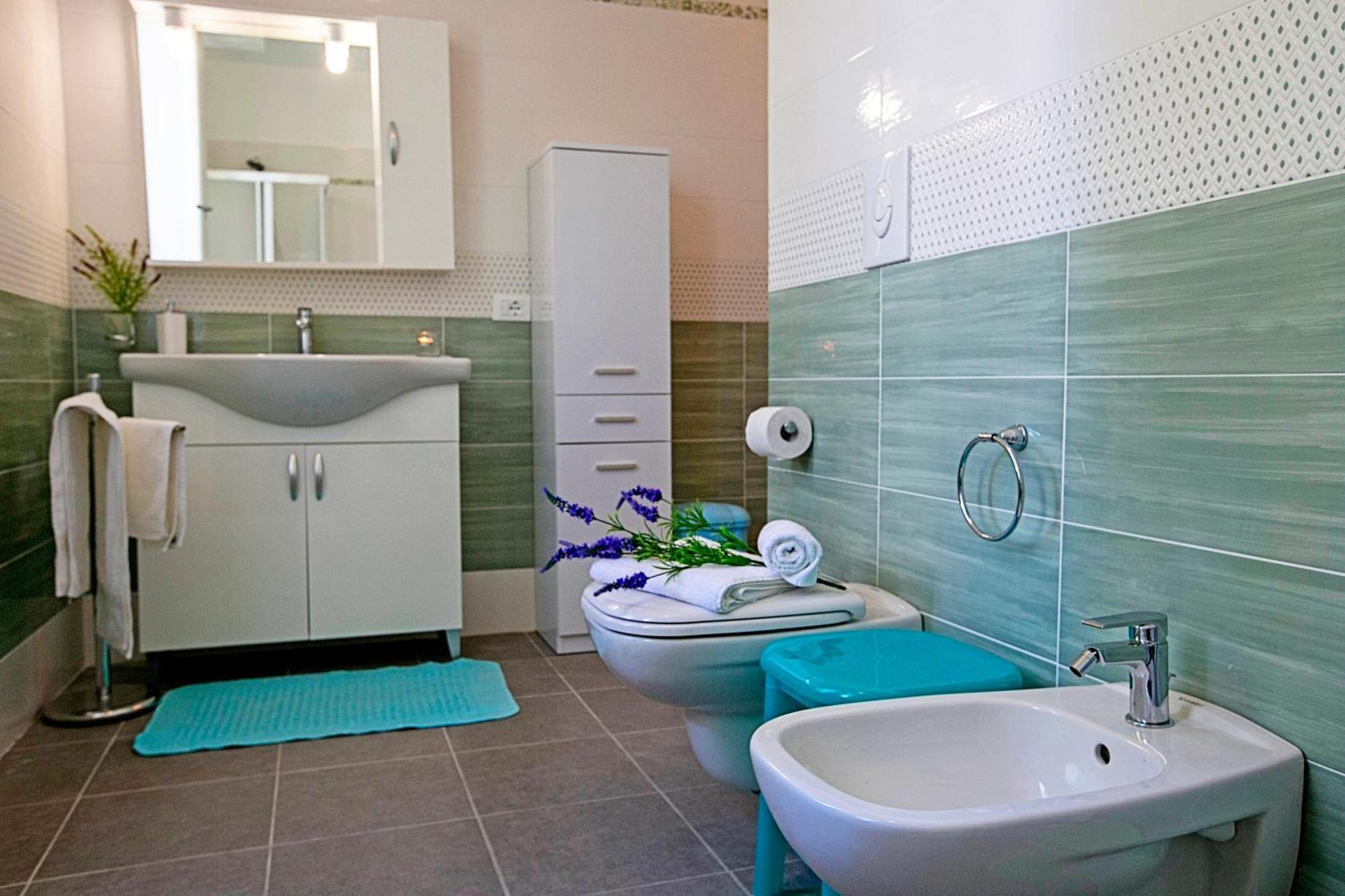 Villa Mimosa - Appartamento 2 - Happy Rentals Desenzano del Garda Luaran gambar