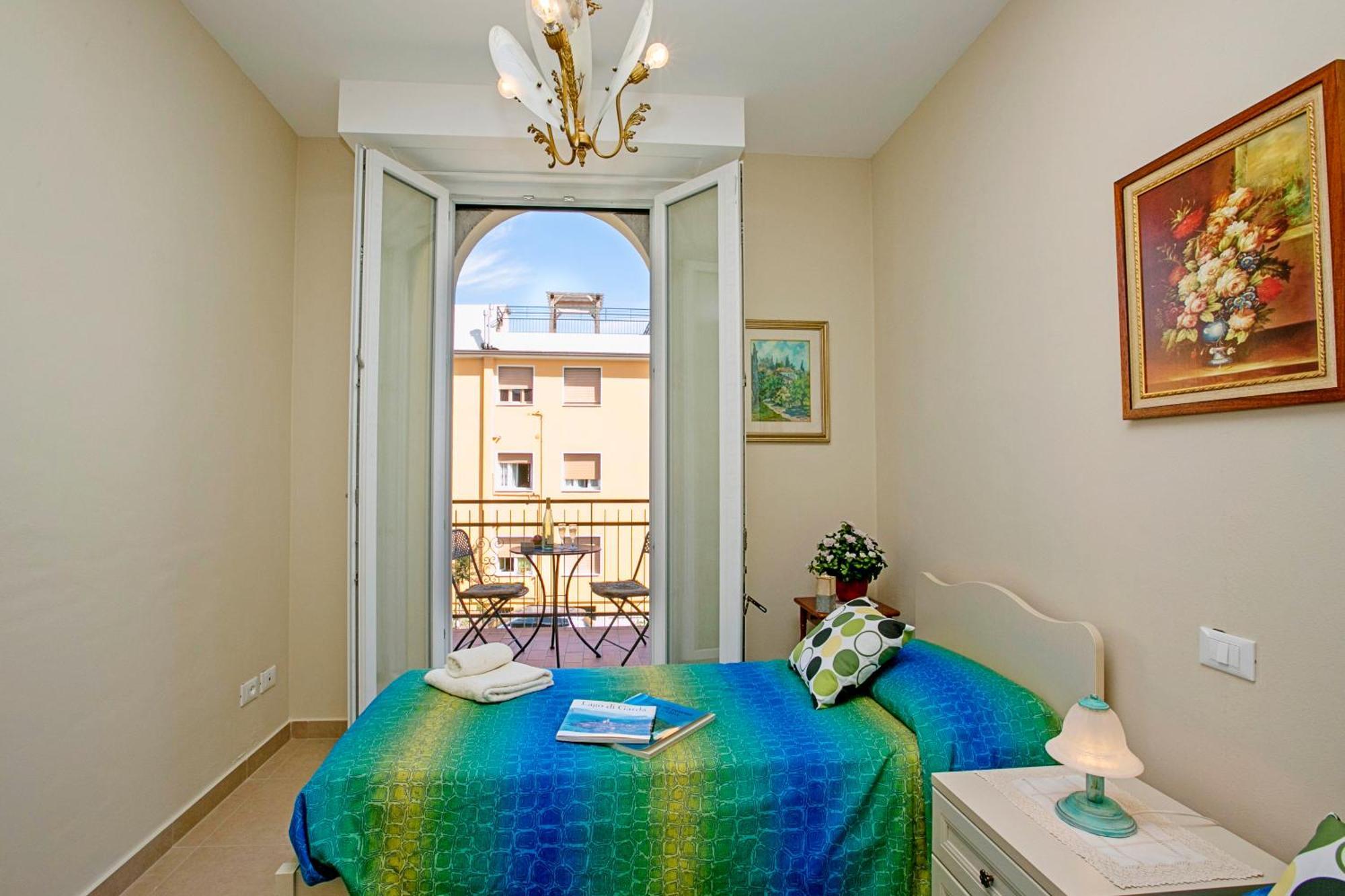 Villa Mimosa - Appartamento 2 - Happy Rentals Desenzano del Garda Luaran gambar