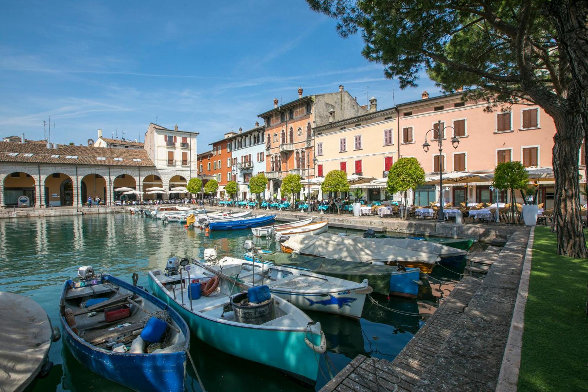 Villa Mimosa - Appartamento 2 - Happy Rentals Desenzano del Garda Luaran gambar